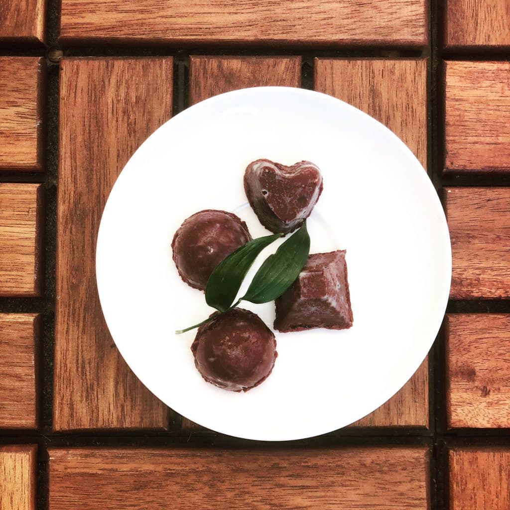 Przepis na czekoladowe pralinki ze śliwką