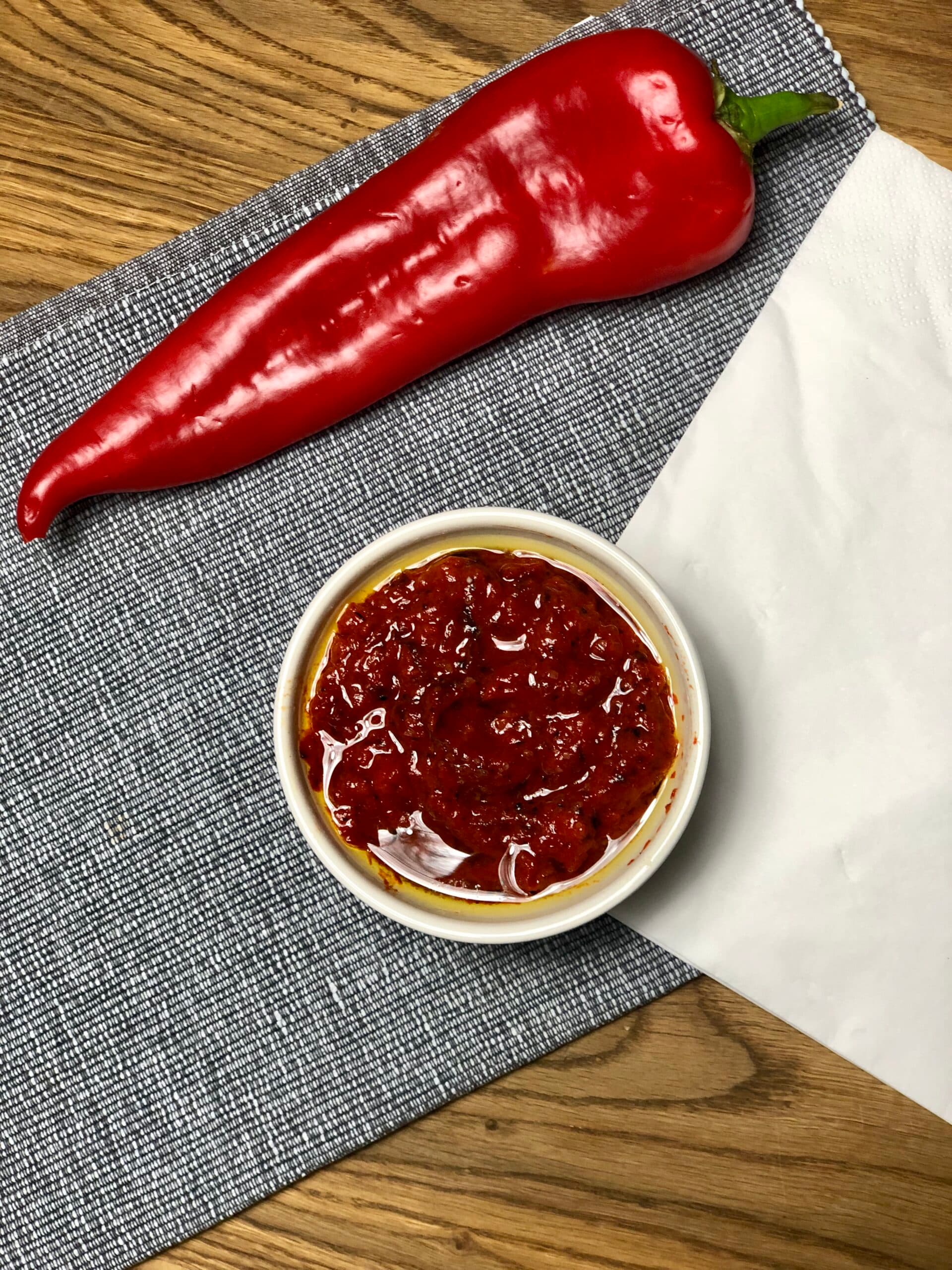 Przepis na pastę z makreli i pesto z papryki